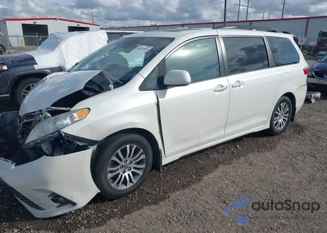 2018 Toyota Sienna Xle 8 Passenger z USA, uszkodzony, nr VIN 5TDYZ3DC6JS919708